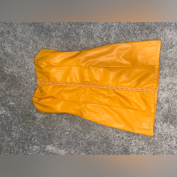 Orange leather dress - Picture 2 of 3